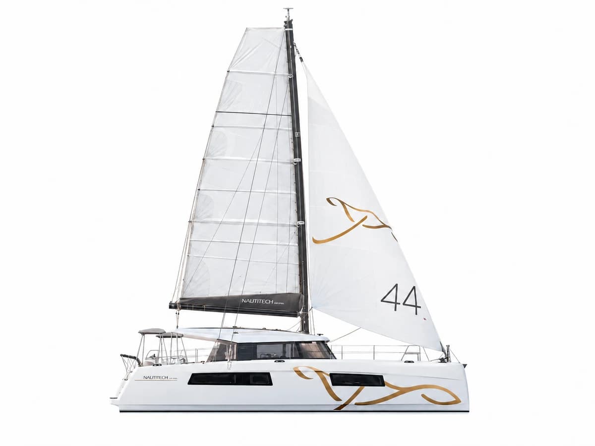 Nautitech 44 Open catamaran profile
